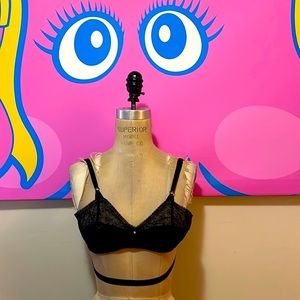 Charmfit's Black Lace Push Up Pads Bra  32B 1956